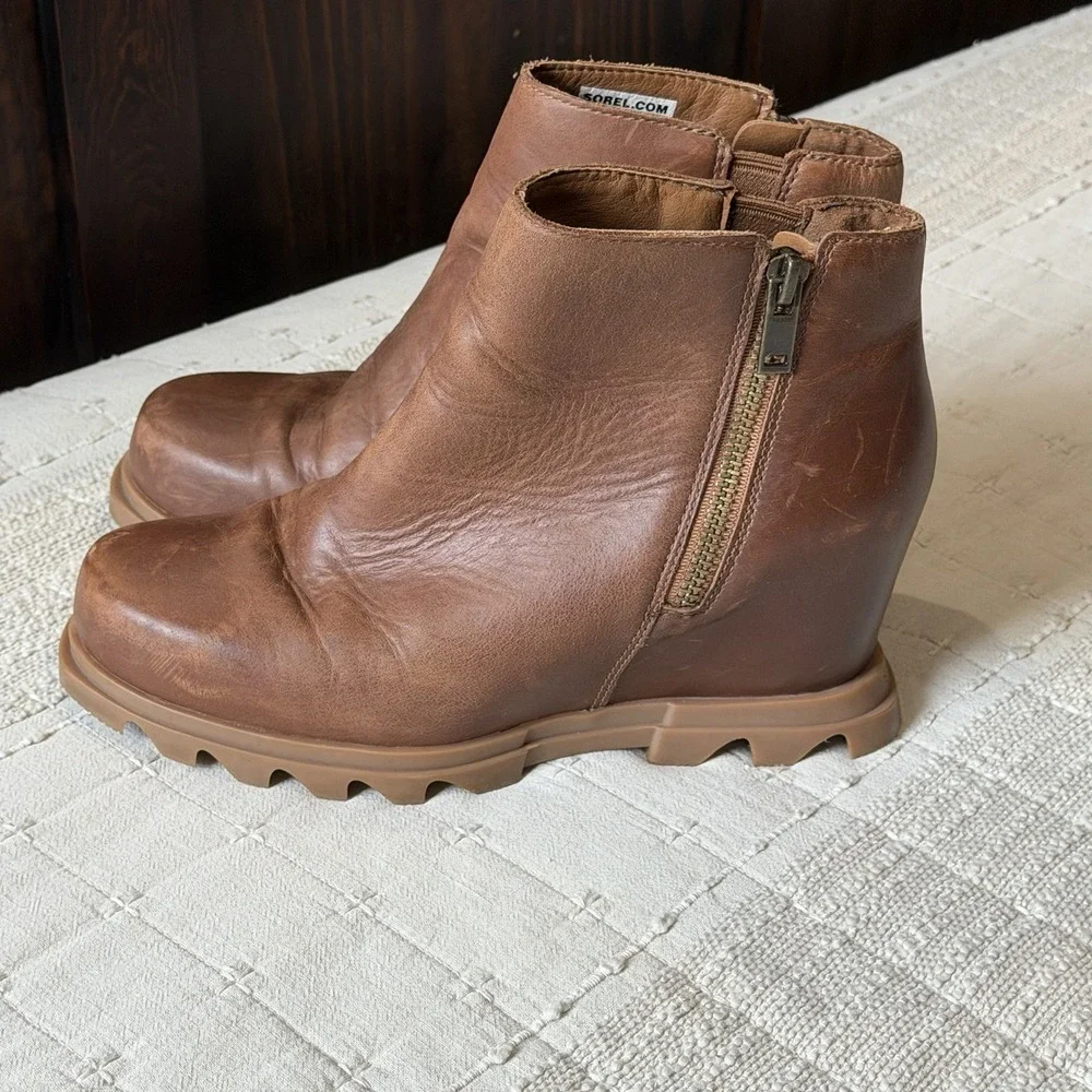Sorel NL4371-245 Women's Joan of Arctic Wedge III Zip Chelsea Boot Sz 9